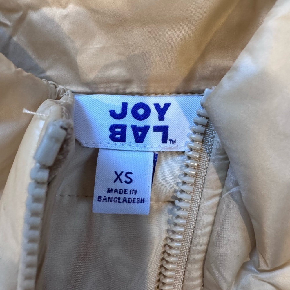 JoyLab Cream Puffer Vest - Picture 2 of 3